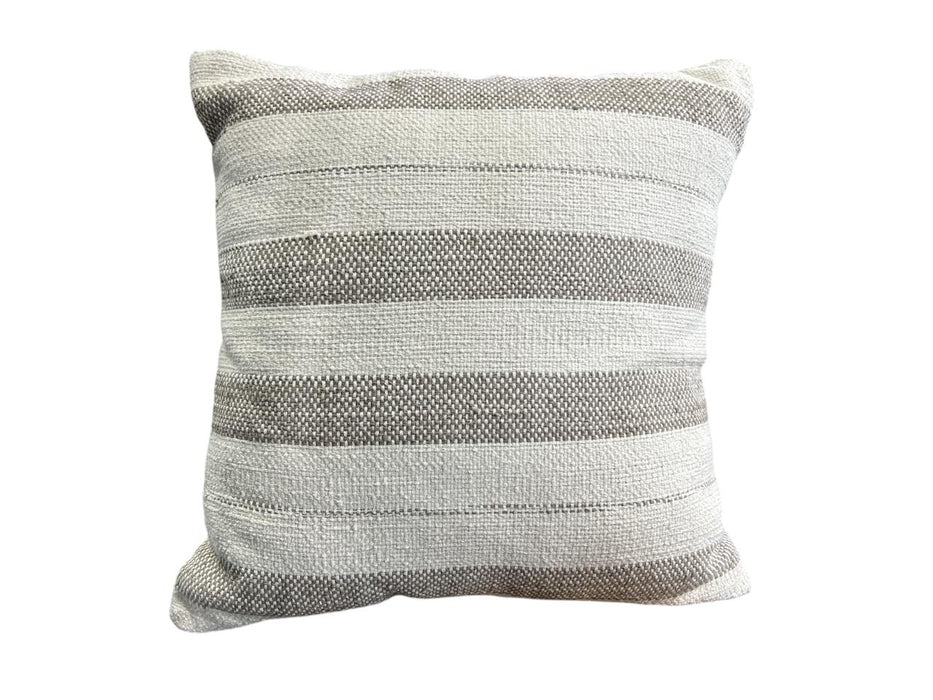 Suki Throw Pillow 'WH 60x60
