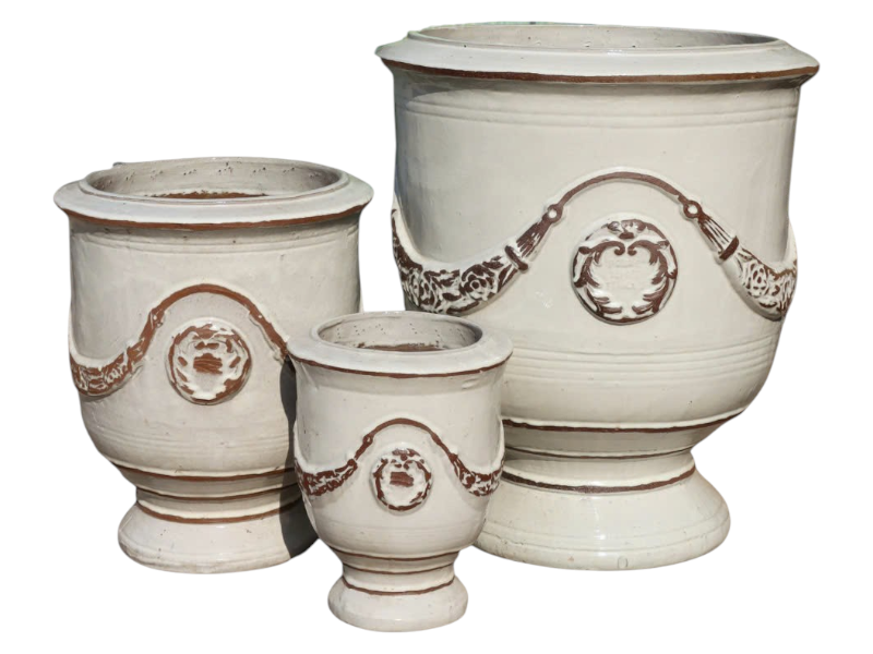 Glazed provencal urn 32x32x41 'WH