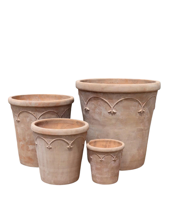 Meditteranean urn V-shape 77x77x77